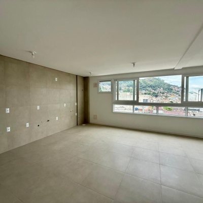 Studio Residencial com 40m², 1 quarto, 1 garagem, no bairro Centro em Florianópolis