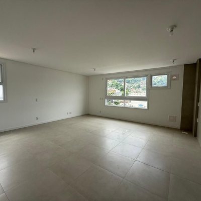 Studio Residencial com 38m², 1 quarto, 1 garagem, no bairro Centro em Florianópolis
