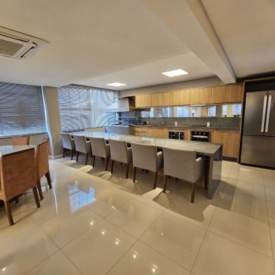 Apartamentos com 143m², 2 quartos, 1 suíte, 1 garagem, no bairro Centro em Florianópolis