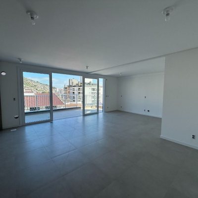 Studio Residencial com 58m², 1 quarto, 1 garagem, no bairro Centro em Florianópolis