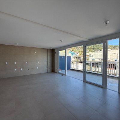 Studio Residencial com 58m², 1 quarto, 1 garagem, no bairro Centro em Florianópolis