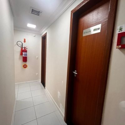 Sala com 91m², no bairro Centro em Florianópolis