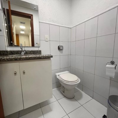 Sala com 91m², no bairro Centro em Florianópolis