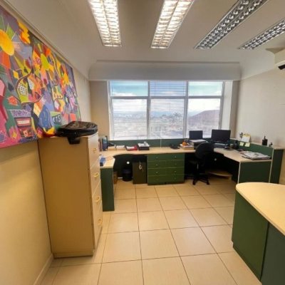 Sala com 91m², no bairro Centro em Florianópolis