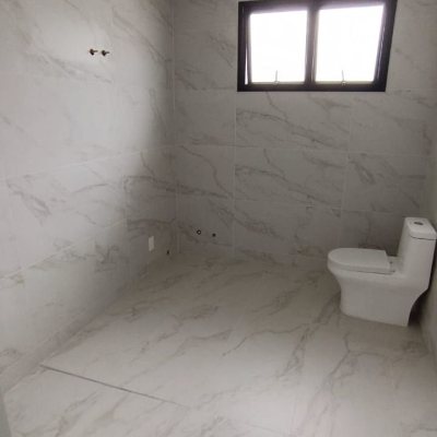 Casa Residencial com 204m², 3 quartos, 3 suítes, 2 garagens, no bairro Rio Tavares em Florianópolis