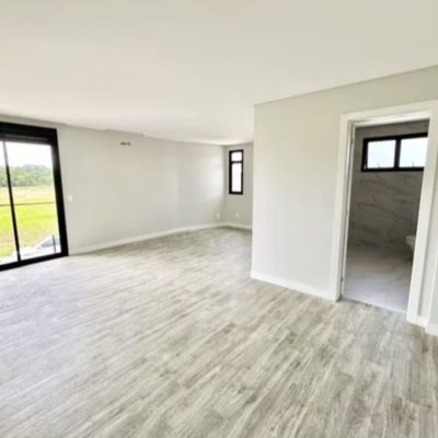 Casa Residencial com 204m², 3 quartos, 3 suítes, 2 garagens, no bairro Rio Tavares em Florianópolis