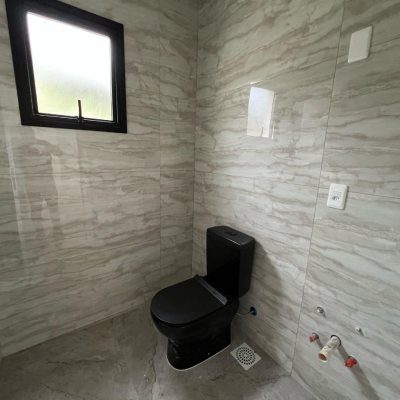 Casa Residencial com 390m², 4 quartos, 4 suítes, 4 garagens, no bairro Ingleses do Rio Vermelho em Florianópolis