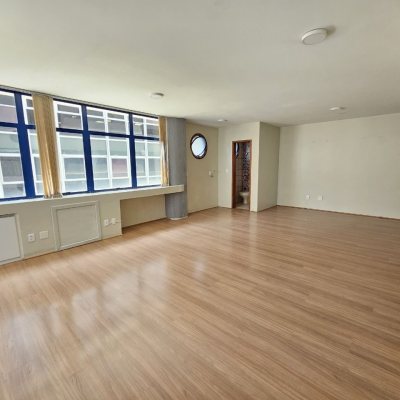 Sala com 49m², 1 garagem, no bairro Centro em Florianópolis