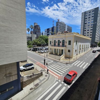 Sala com 26m², no bairro Centro em Florianópolis