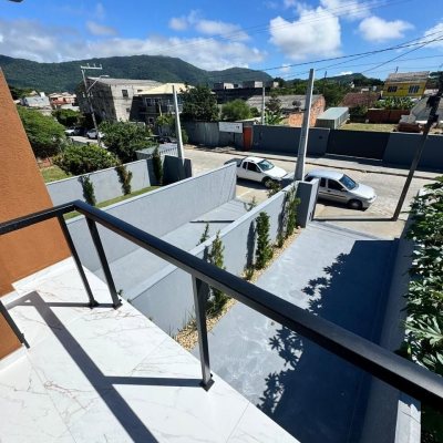 Casa Residencial com 99m², 2 quartos, 2 garagens, no bairro São João Do Rio Vermelho em Florianópolis