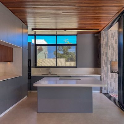 Casa em Condomínio com 492m², 5 quartos, 5 suítes, 4 garagens, no bairro Campeche em Florianópolis