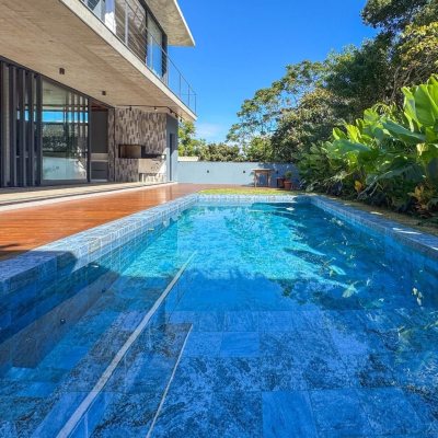 Casa em Condomínio com 492m², 5 quartos, 5 suítes, 4 garagens, no bairro Campeche em Florianópolis