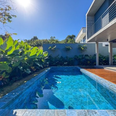 Casa em Condomínio com 492m², 5 quartos, 5 suítes, 4 garagens, no bairro Campeche em Florianópolis