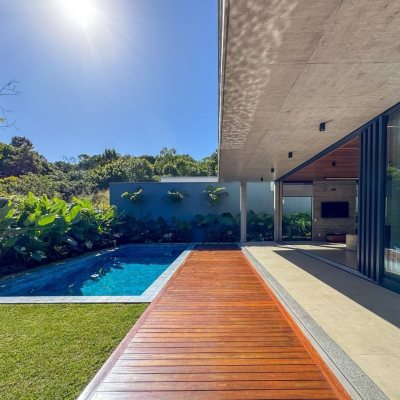 Casa em Condomínio com 492m², 5 quartos, 5 suítes, 4 garagens, no bairro Campeche em Florianópolis