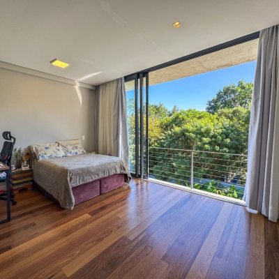 Casa em Condomínio com 492m², 5 quartos, 5 suítes, 4 garagens, no bairro Campeche em Florianópolis