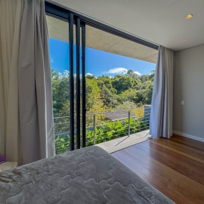 Casa em Condomínio com 492m², 5 quartos, 5 suítes, 4 garagens, no bairro Campeche em Florianópolis