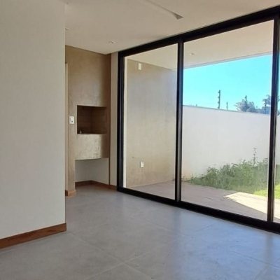 Casa Residencial com 126m², 3 quartos, 1 suíte, 2 garagens, no bairro Campeche em Florianópolis