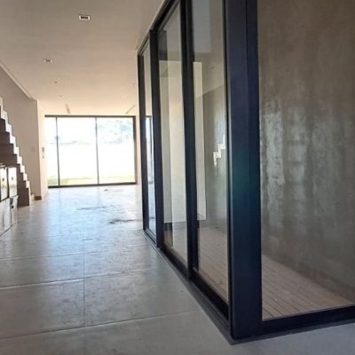 Casa Residencial com 120m², 3 quartos, 1 suíte, 1 garagem, no bairro Campeche em Florianópolis