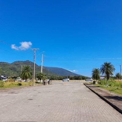 Casa Residencial com 120m², 3 quartos, 1 suíte, 1 garagem, no bairro Campeche em Florianópolis