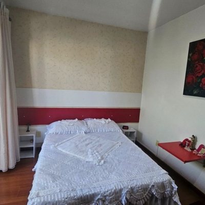 Casa Residencial com 171m², 6 quartos, 1 suíte, 3 garagens, no bairro Canasvieiras em Florianópolis