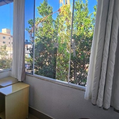 Casa Residencial com 171m², 6 quartos, 1 suíte, 3 garagens, no bairro Canasvieiras em Florianópolis