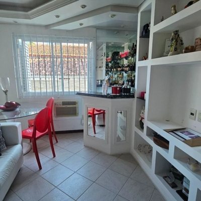 Casa Residencial com 171m², 6 quartos, 1 suíte, 3 garagens, no bairro Canasvieiras em Florianópolis