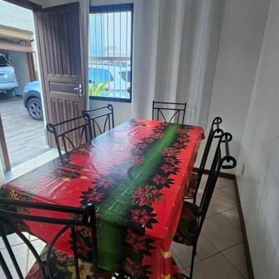 Casa Residencial com 171m², 6 quartos, 1 suíte, 3 garagens, no bairro Canasvieiras em Florianópolis