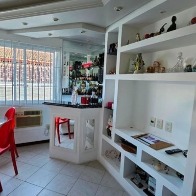 Casa Residencial com 171m², 6 quartos, 1 suíte, 3 garagens, no bairro Canasvieiras em Florianópolis