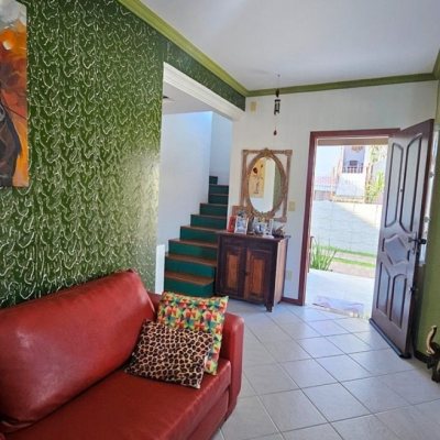 Casa Residencial com 171m², 6 quartos, 1 suíte, 3 garagens, no bairro Canasvieiras em Florianópolis