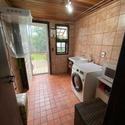 Casa em Condomínio com 200m², 3 quartos, 1 suíte, 2 garagens, no bairro cacupé em Florianópolis