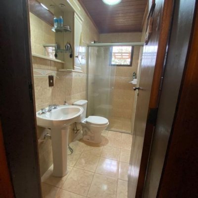 Casa em Condomínio com 200m², 3 quartos, 1 suíte, 2 garagens, no bairro cacupé em Florianópolis