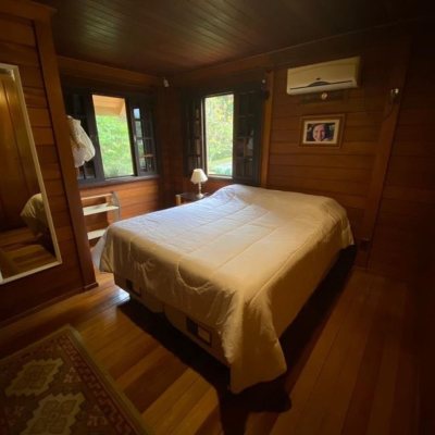 Casa em Condomínio com 200m², 3 quartos, 1 suíte, 2 garagens, no bairro cacupé em Florianópolis