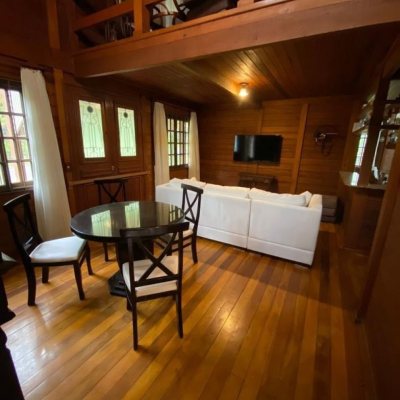 Casa em Condomínio com 200m², 3 quartos, 1 suíte, 2 garagens, no bairro cacupé em Florianópolis