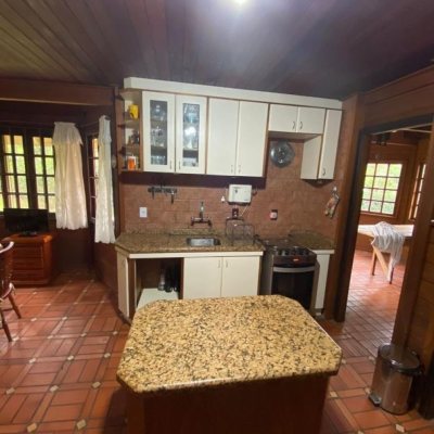 Casa em Condomínio com 200m², 3 quartos, 1 suíte, 2 garagens, no bairro cacupé em Florianópolis