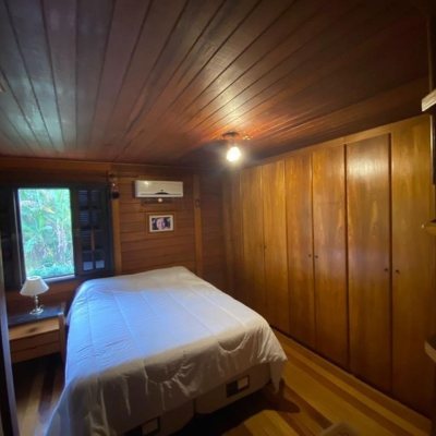 Casa em Condomínio com 200m², 3 quartos, 1 suíte, 2 garagens, no bairro cacupé em Florianópolis