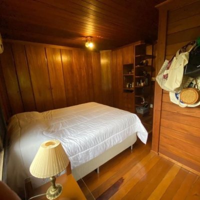 Casa em Condomínio com 200m², 3 quartos, 1 suíte, 2 garagens, no bairro cacupé em Florianópolis