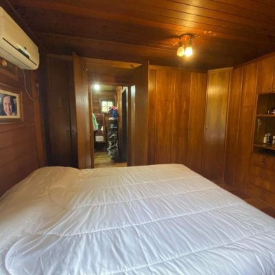 Casa em Condomínio com 200m², 3 quartos, 1 suíte, 2 garagens, no bairro cacupé em Florianópolis