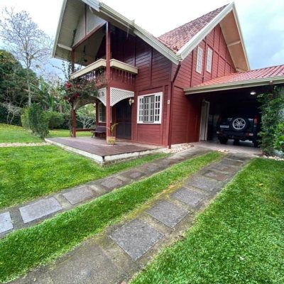 Casa em Condomínio com 200m², 3 quartos, 1 suíte, 2 garagens, no bairro cacupé em Florianópolis