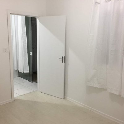 Casa Residencial com 153m², 5 quartos, 2 suítes, 4 garagens, no bairro Trindade em Florianópolis