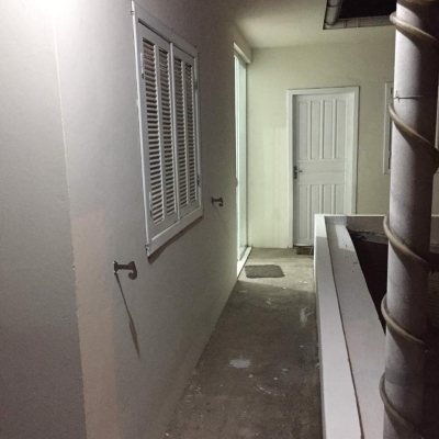 Casa Residencial com 153m², 5 quartos, 2 suítes, 4 garagens, no bairro Trindade em Florianópolis