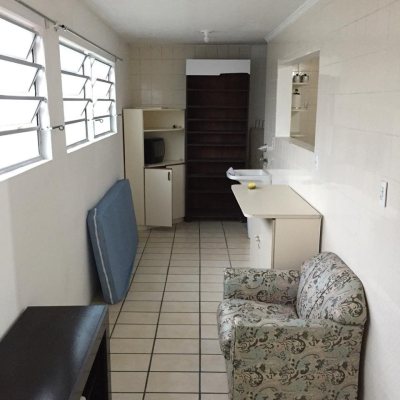 Casa Residencial com 153m², 5 quartos, 2 suítes, 4 garagens, no bairro Trindade em Florianópolis