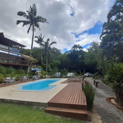 Casa em Condomínio com 1772m², 11 quartos, 3 suítes, 10 garagens, no bairro Vargem Grande em Florianópolis