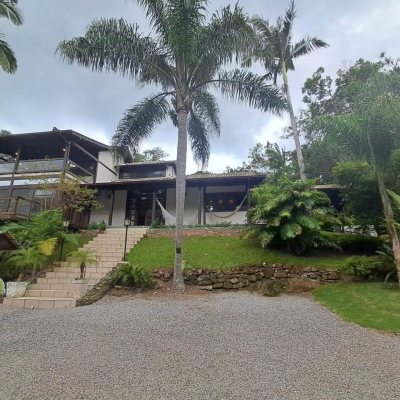 Casa em Condomínio com 1772m², 11 quartos, 3 suítes, 10 garagens, no bairro Vargem Grande em Florianópolis