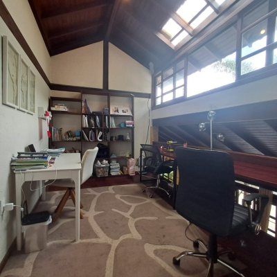 Casa em Condomínio com 1772m², 11 quartos, 3 suítes, 10 garagens, no bairro Vargem Grande em Florianópolis