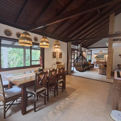 Casa em Condomínio com 1772m², 11 quartos, 3 suítes, 10 garagens, no bairro Vargem Grande em Florianópolis