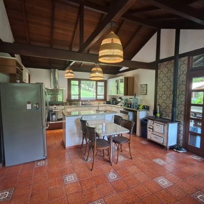 Casa em Condomínio com 1772m², 11 quartos, 3 suítes, 10 garagens, no bairro Vargem Grande em Florianópolis