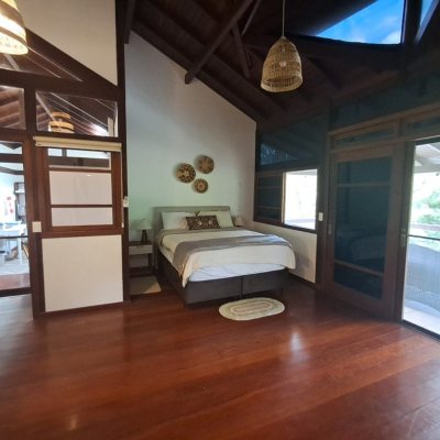 Casa em Condomínio com 1772m², 11 quartos, 3 suítes, 10 garagens, no bairro Vargem Grande em Florianópolis