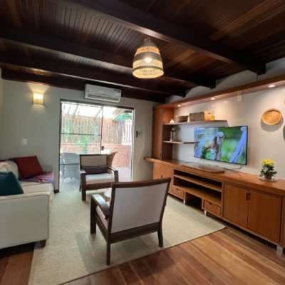 Casa em Condomínio com 1772m², 11 quartos, 3 suítes, 10 garagens, no bairro Vargem Grande em Florianópolis