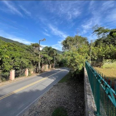 Casa em Condomínio com 1772m², 11 quartos, 3 suítes, 10 garagens, no bairro Vargem Grande em Florianópolis