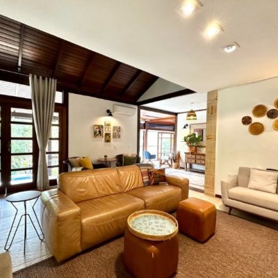 Casa em Condomínio com 1772m², 11 quartos, 3 suítes, 10 garagens, no bairro Vargem Grande em Florianópolis